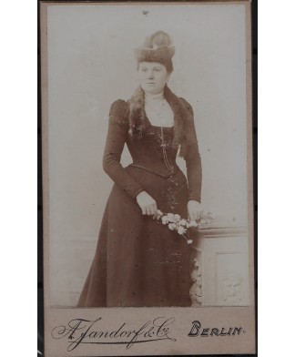 1900 foto femminile moda