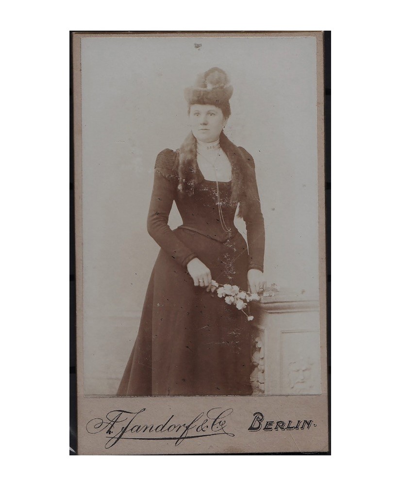 1900 foto femminile moda